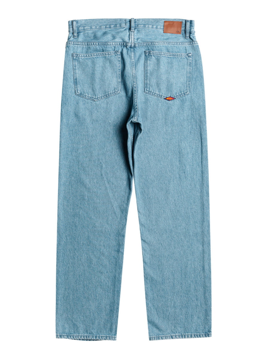 Моншадағы жас жалаңаш қыздар