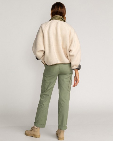 ������� ������ � ������� ������ Adventure Division Kick Back