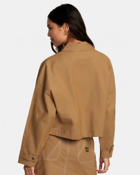 .//  /  Spring Shift