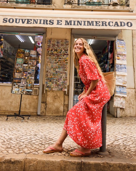 .//  /  Island Escape Printed