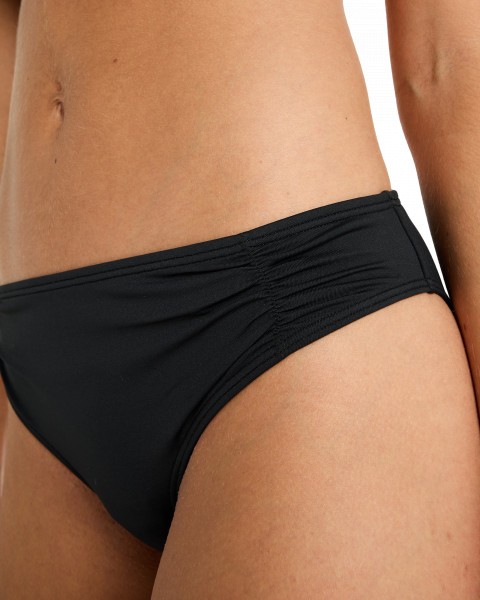 ./ //   Beach Classics Hipster