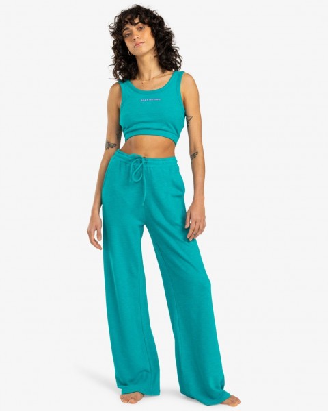 .//  /- -  Sporty Tank