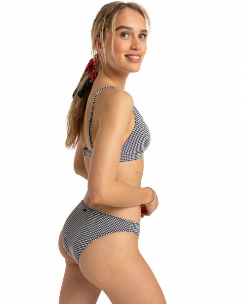 ./ //   Gingham Elongated Tri