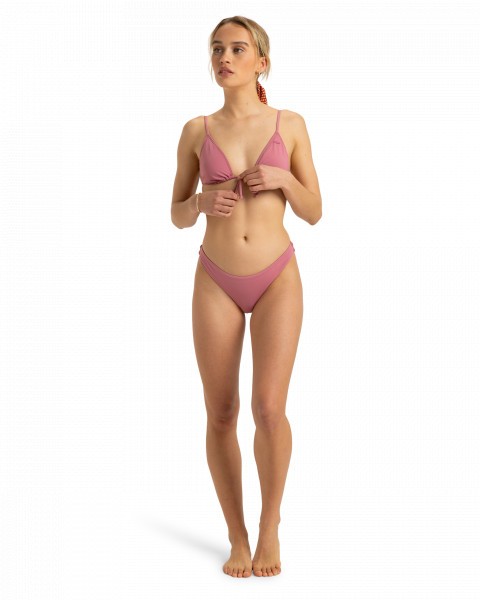 ./ //   Beach Classics Tanga