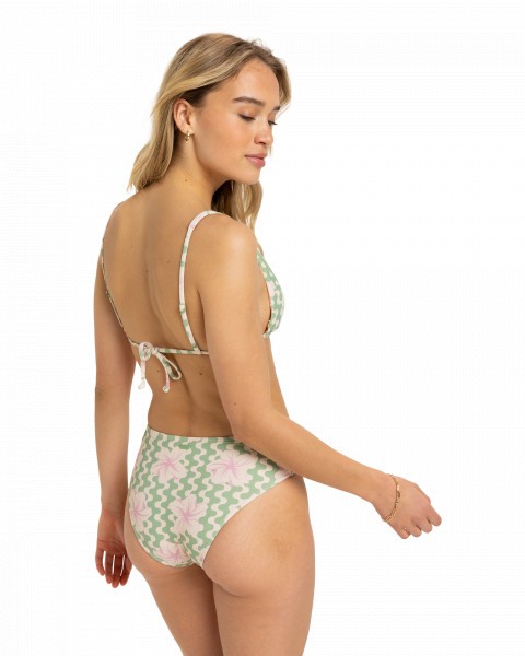 ./ //   Hibiscus Daze