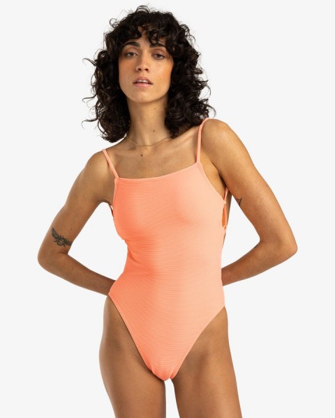 ��������� ������� ��������� tanlines eva one piece