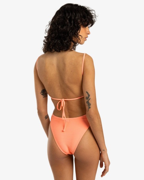 ��������� ������� ��������� tanlines eva one piece